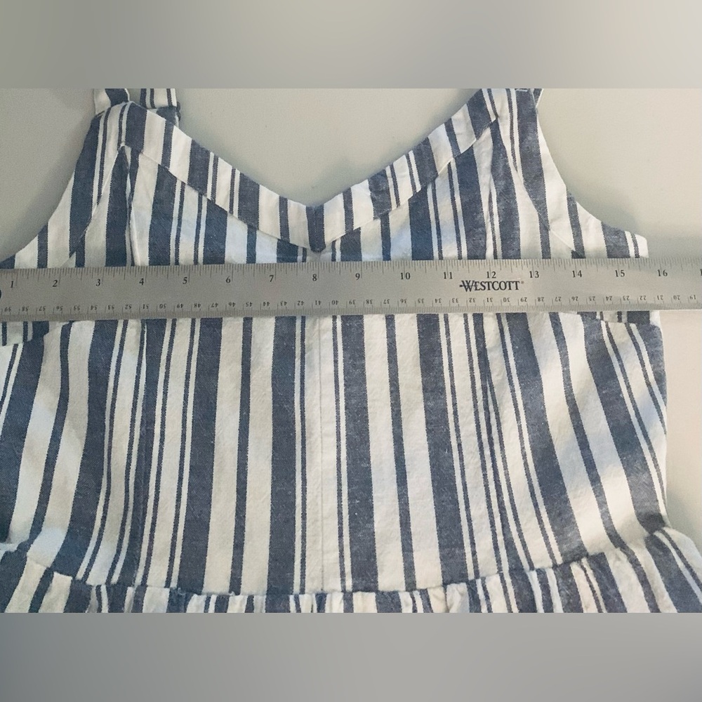 Roxy Women’s Navy and White Striped Dress, XL
85% Cotton, 15 Linen - Picture 13 of 15
